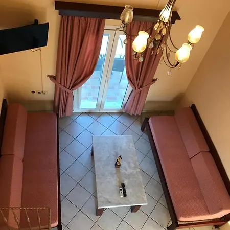 Ballas Paradise Messonette בית הארחה